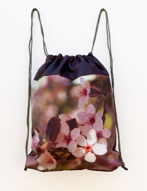 Mochila de tela impermeable flor prunus unikkocomplementos